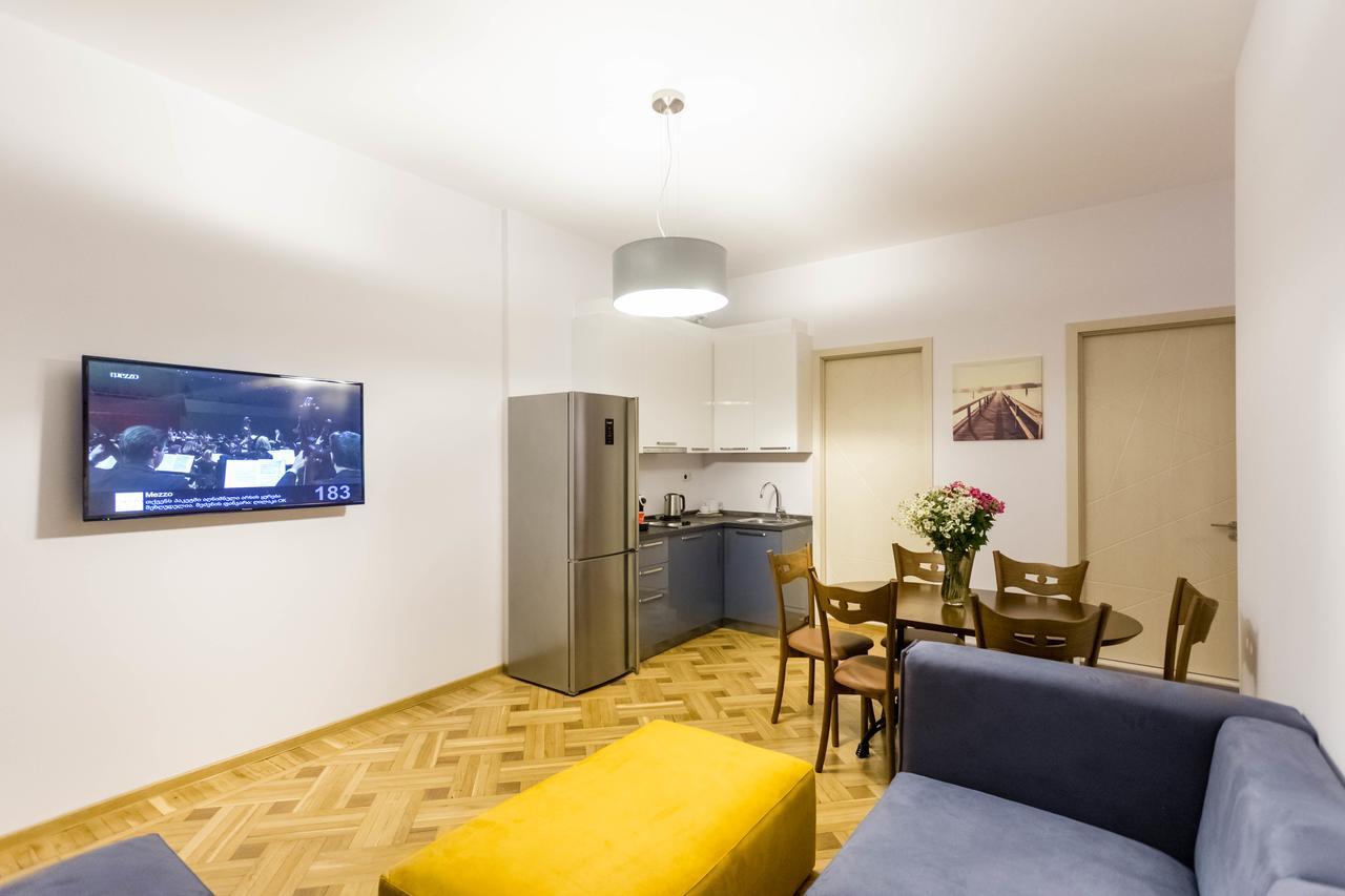 Апартаменты 3 BR Тбилиси Экстерьер фото
