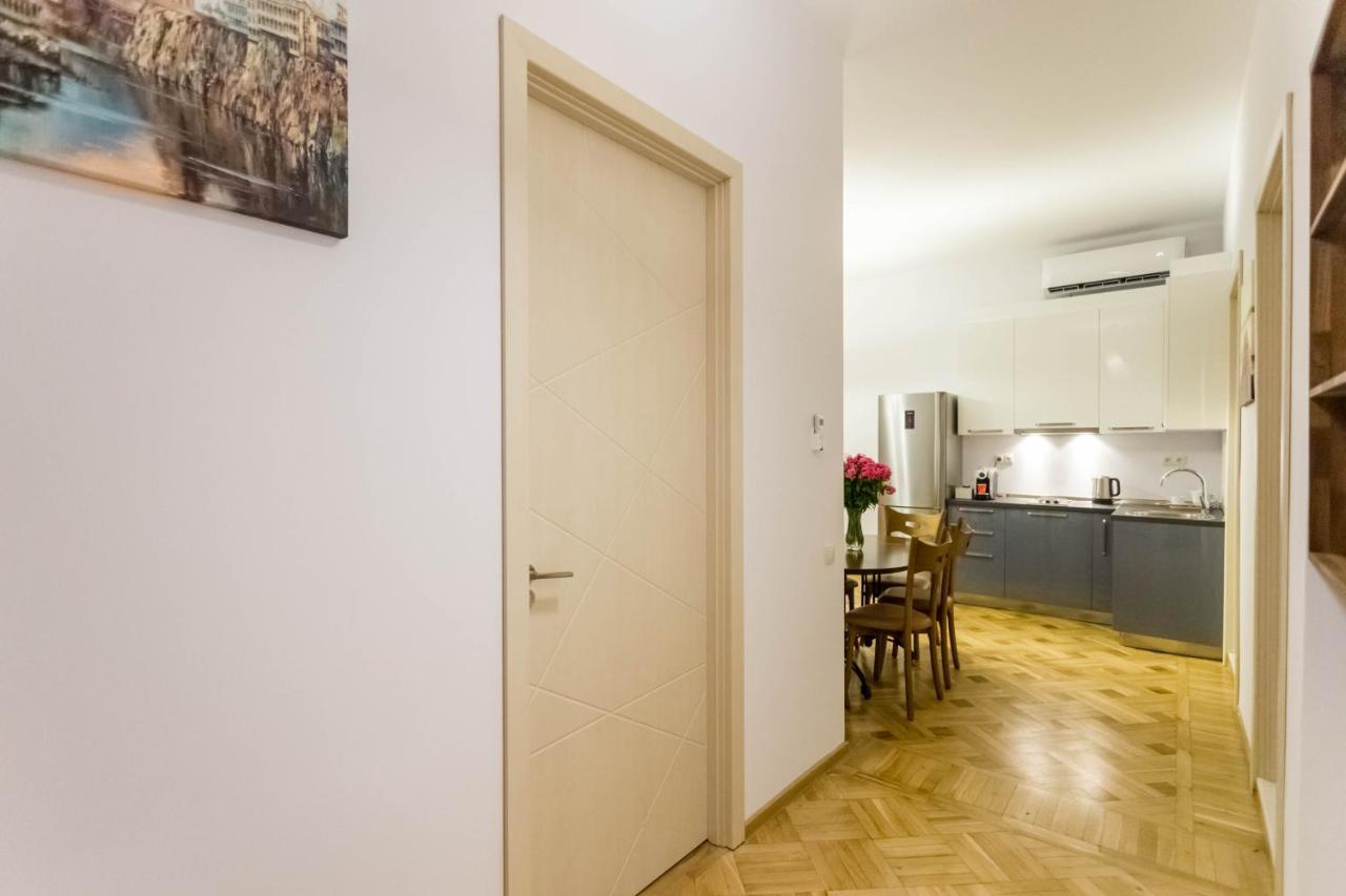 Апартаменты 3 BR Тбилиси Экстерьер фото