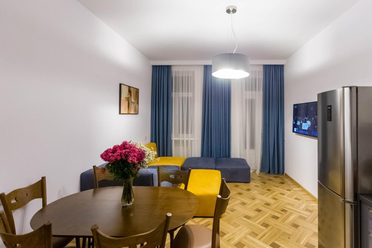 Апартаменты 3 BR Тбилиси Экстерьер фото