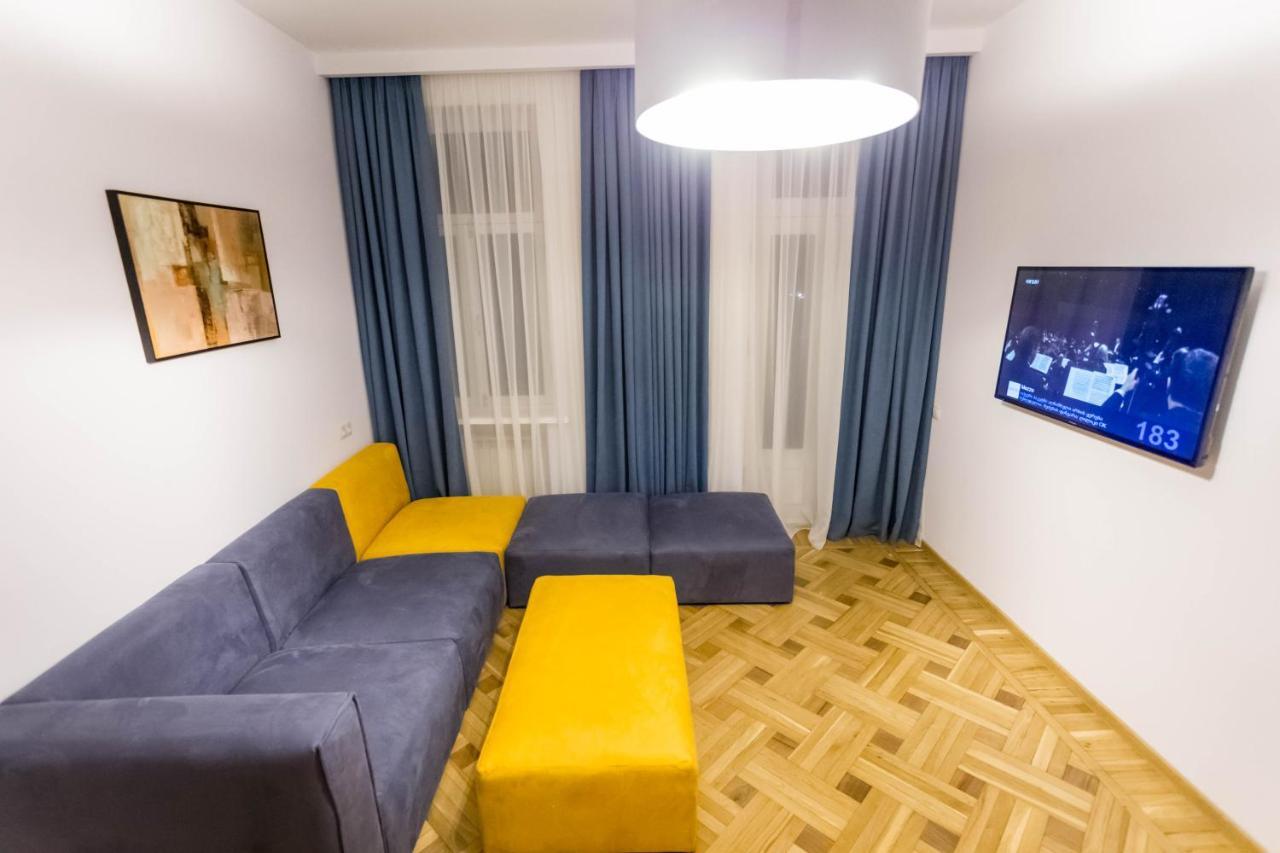 Апартаменты 3 BR Тбилиси Экстерьер фото